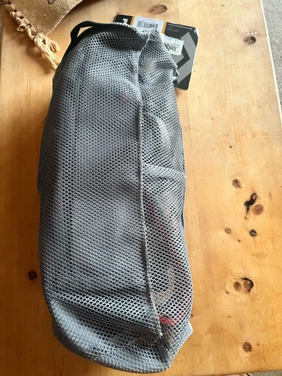 Black Diamond climbing harness. Brand new never been used. L/XL - Picture 2 of 2